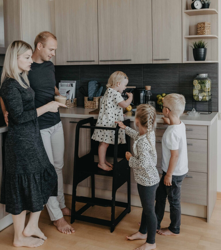 Kochen mit der ganzen Familie – Lernturm mit Tafel an der Seite, für Kinder von 1 bis 6 Jahren – Ansicht 14
