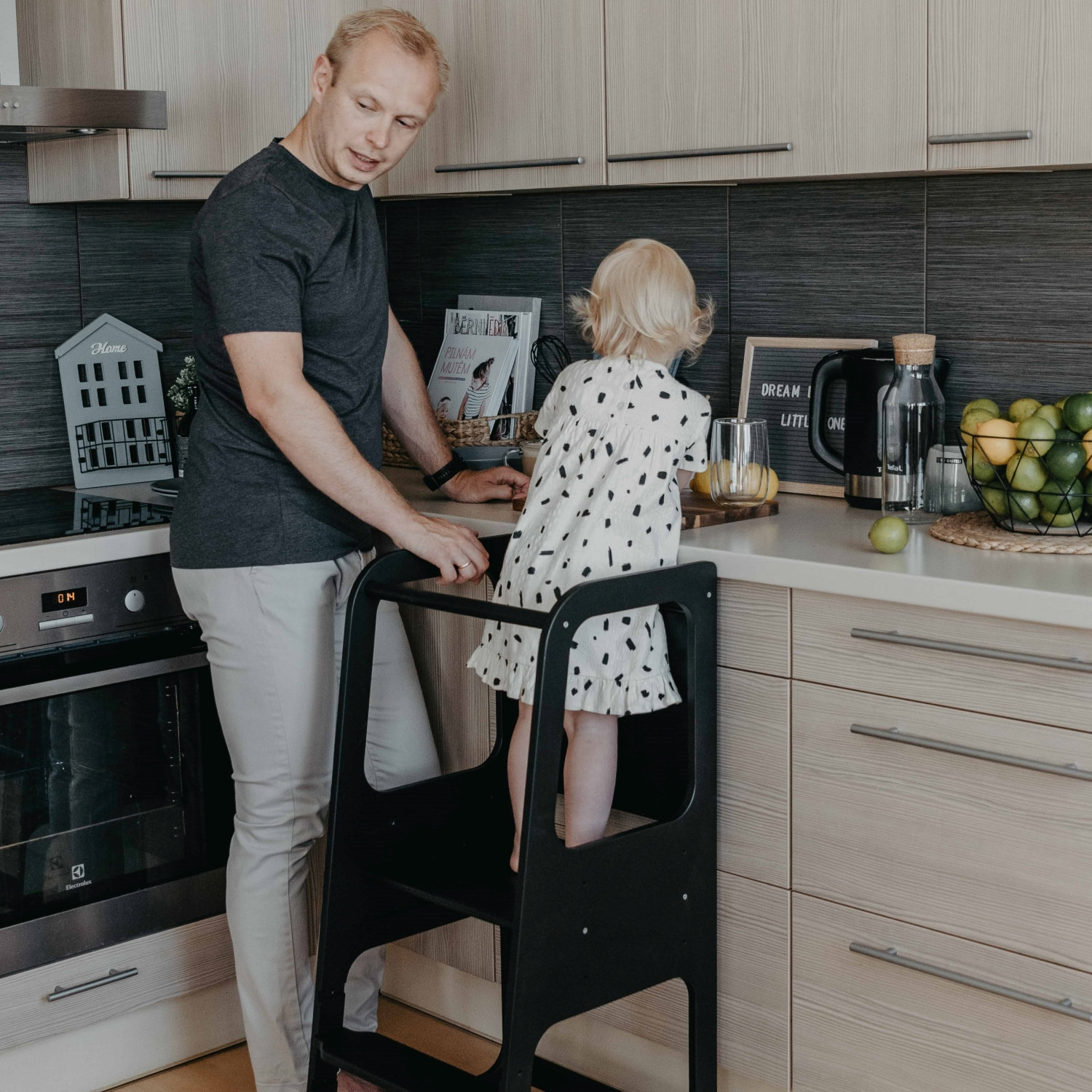 Lernturm mit Tafel an der Seite, für Kinder von 1 bis 6 Jahren